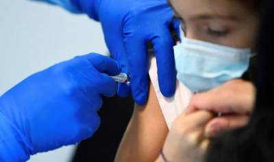 Пять вакцин для населения: чем правительство Латвии привьет население
