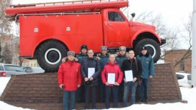 В МЧС поблагодарили рабочих, восстановивших пожарную машину