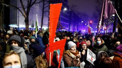 В Польше прошли массовые акции против запрета абортов