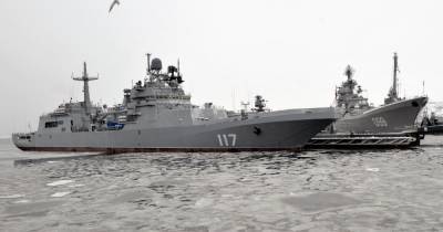 Большой десантный корабль "Петр Моргунов" прибыл на Северный флот