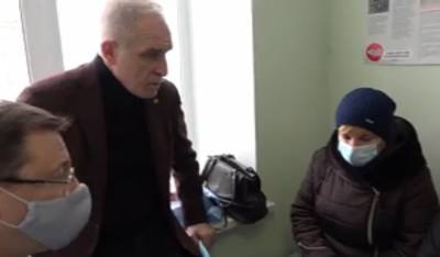 Морозов и Азаров навестили пострадавших в аварии в Сызранской и Новоспасской больницах