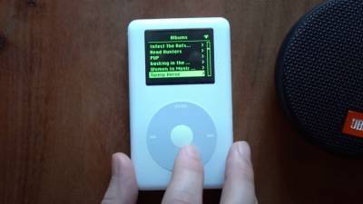 Энтузиаст запустил Spotify на iPod 2004 года: видео