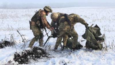 Под Марьинкой оккупанты ранили двух украинских военных