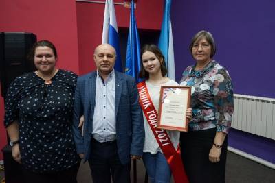 Будущее России в надежных руках. 11-классница Ундоровского лицея стала «Учеником года-2021»