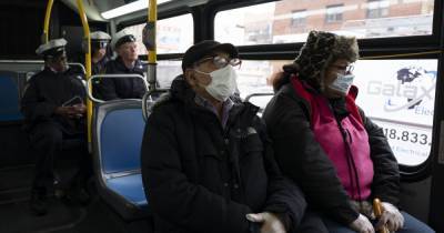 По требованию Байдена американцев обязали носить маски в общественном транспорте