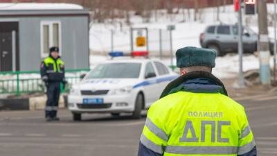 Три человека погибли при столкновении легковушки с опорой ЛЭП под Воронежем