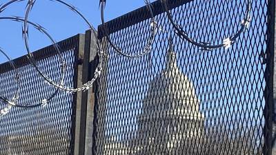 Здание Конгресса США хотят закрыть стеной