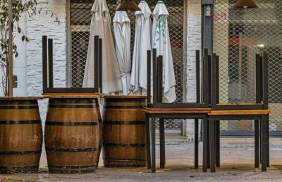 Работники ресторанов и отелей Испании выступили против ограничений из-за пандемии