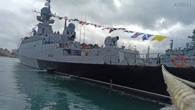 Мощь ЧФ возросла: в Севастополе заступил на службу новый корабль с ракетами «Калибр»
