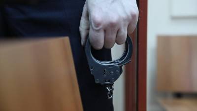 Двух сотрудников Роспотребнадзора арестовали в Москве по делу о крупной взятке