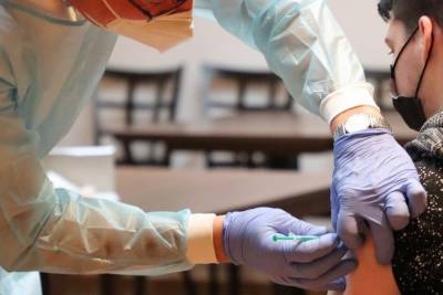 Вакцина от коронавируса приехала в Донецк