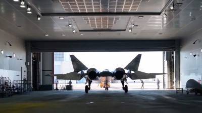 ОАК показала видео со строительством и полетом Су-57