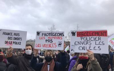 Во Франции на акциях протеста задержали 35 человек