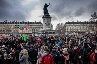 В Париже завершилась акция протеста