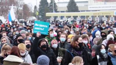 Ректор университета в Астрахани "с болью в сердце" исключил студентов