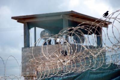 Пентагон приостановил реализацию плана по вакцинации заключенных Гуантанамо