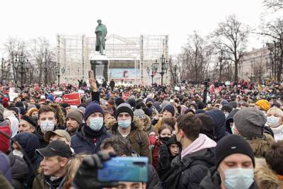 В Москве задержаны сотрудницы канала Навального, собиравшиеся вести трансляцию митингов