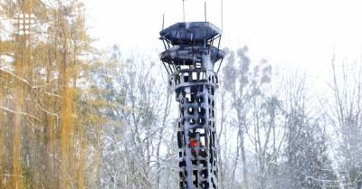Во Львове в честь «киборгов» установили копию башни Донецкого аэропорта