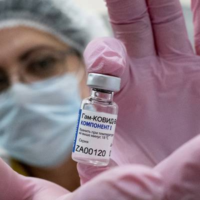 На вакцинацию от коронавируса в Москве записались около 500 тыс. человек