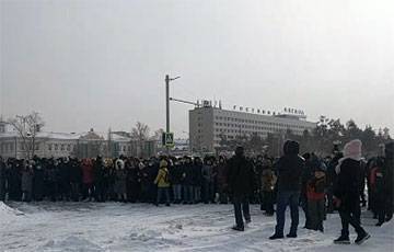 Жители Якутска вышли на протест, несмотря на температуру -40 ℃