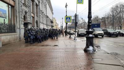В центре Петербурге приостановлено движение общественного транспорта