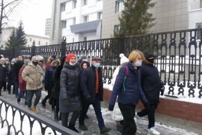 В Екатеринбурге с помощью светофоров заблокировали шествие акции в поддержку Навального
