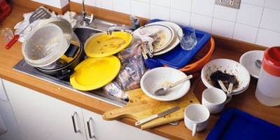 Почему нельзя оставлять грязную посуду на ночь: приметы и суеверия