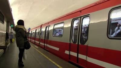 Петербуржцев предупредили об изменениях в работе нескольких станций метро