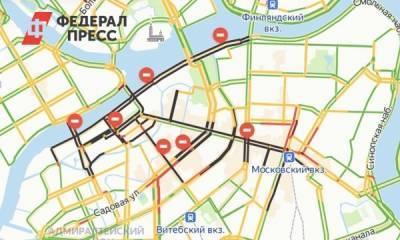 В Петербурге перекрыли центр города и закрыли две станции метро