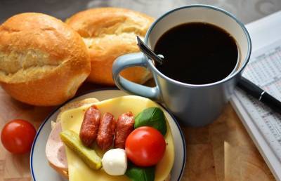 О продуктах, которые ни в коем случае нельзя есть на завтрак, рассказала диетолог