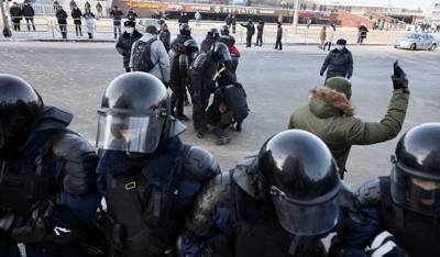 В Сибири и на Урале начались задержания участников протестных акций