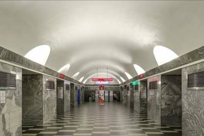 Станцию метро «Чернышевская» закрыли на вход и выход