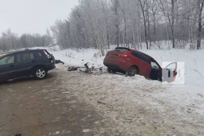 На трассе в Татарстане столкнулись два авто