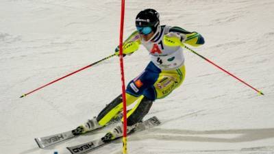 Британский лыжник сломал бедро при падении на Кубке мира