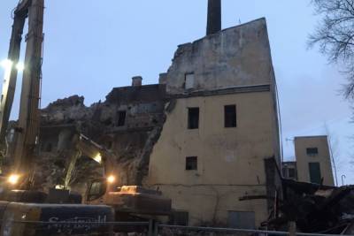 Петербуржцы назвали незаконным снос исторического здания на Гаванской улице