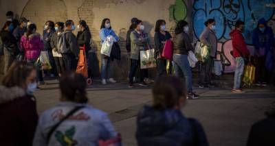 Не только в Тбилиси: рестораторы в Испании вышли на улицы с кастрюлями