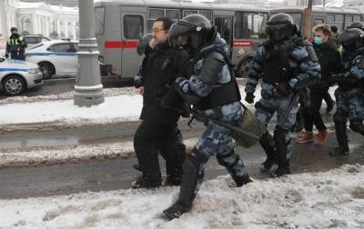 В РФ возобновились протесты, задержаны 550 человек