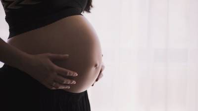 Британка спутала беременность с непереносимостью лактозы и умерла