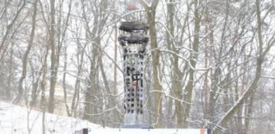 В честь «киборгов»: во Львове появилась копия башни Донецкого аэропорта (ФОТО)