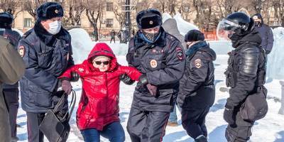 Протесты в России: уже более 500 задержанных