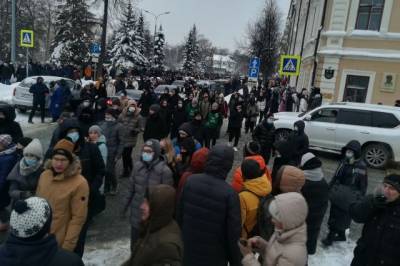 На незаконную акцию в Москве пришли около 300 человек