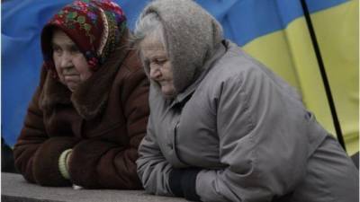 Украинцам собираются изменить пенсионный возраст: в Кабмине рассказали об условиях