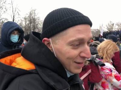 Рэпера Оксимирона задержали в Петербурге на акции в поддержку Навального