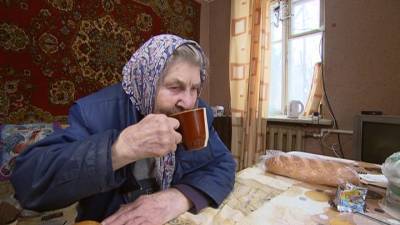 Без воды и туалета: 96-летняя труженица тыла выживает в бараке