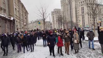 В Москве колонна протестующих движется к СИЗО "Матросская тишина"