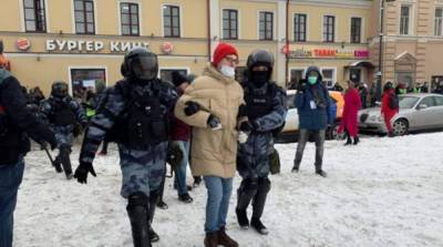 В РФ задержали уже более тысячи протестующих – СМИ