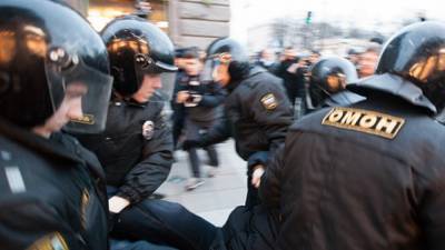 Участники незаконной акции в Москве устроили драку на площади трех вокзалов
