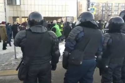 В Челябинске несогласованная акция прошла в виде шествия