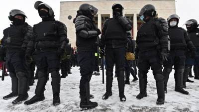 Вооруженного ножом мужчину обезвредили на митинге в Москве