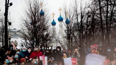На несанкционированной акции в Москве в толпе распылили баллончик с газом